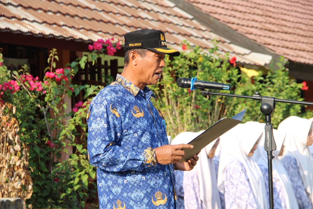 Khidmat dan Penuh Makna, SMKN 1 Taliwang Gelar Upacara Peringatan Hari Kesaktian Pancasila Tahun 2026